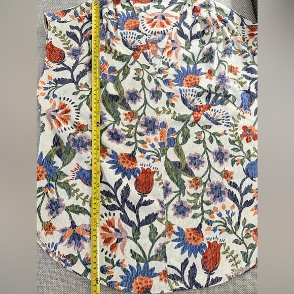 REITMAN’S SHORT SLEEVE COLOURFUL FLORAL V-NECK TOP - Picture 11 of 12